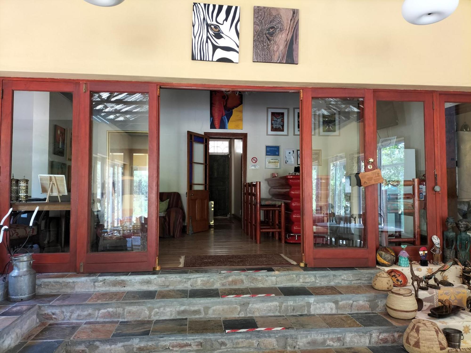 Steytlerville Villa Guest House Exterior photo