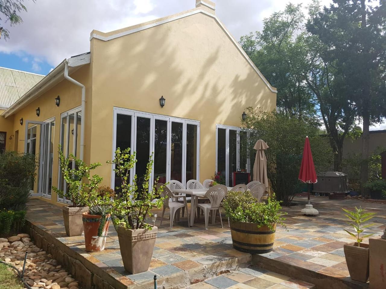 Steytlerville Villa Guest House Exterior photo