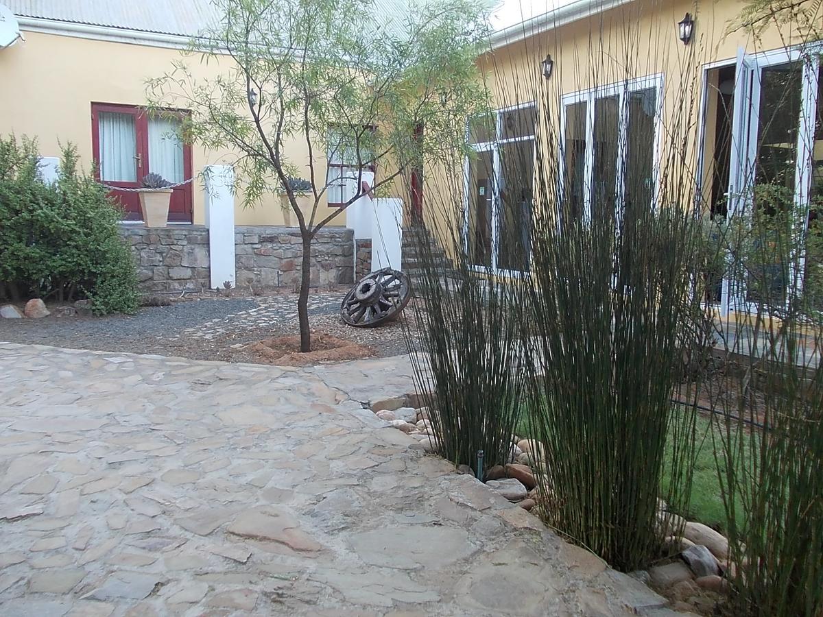 Steytlerville Villa Guest House Exterior photo