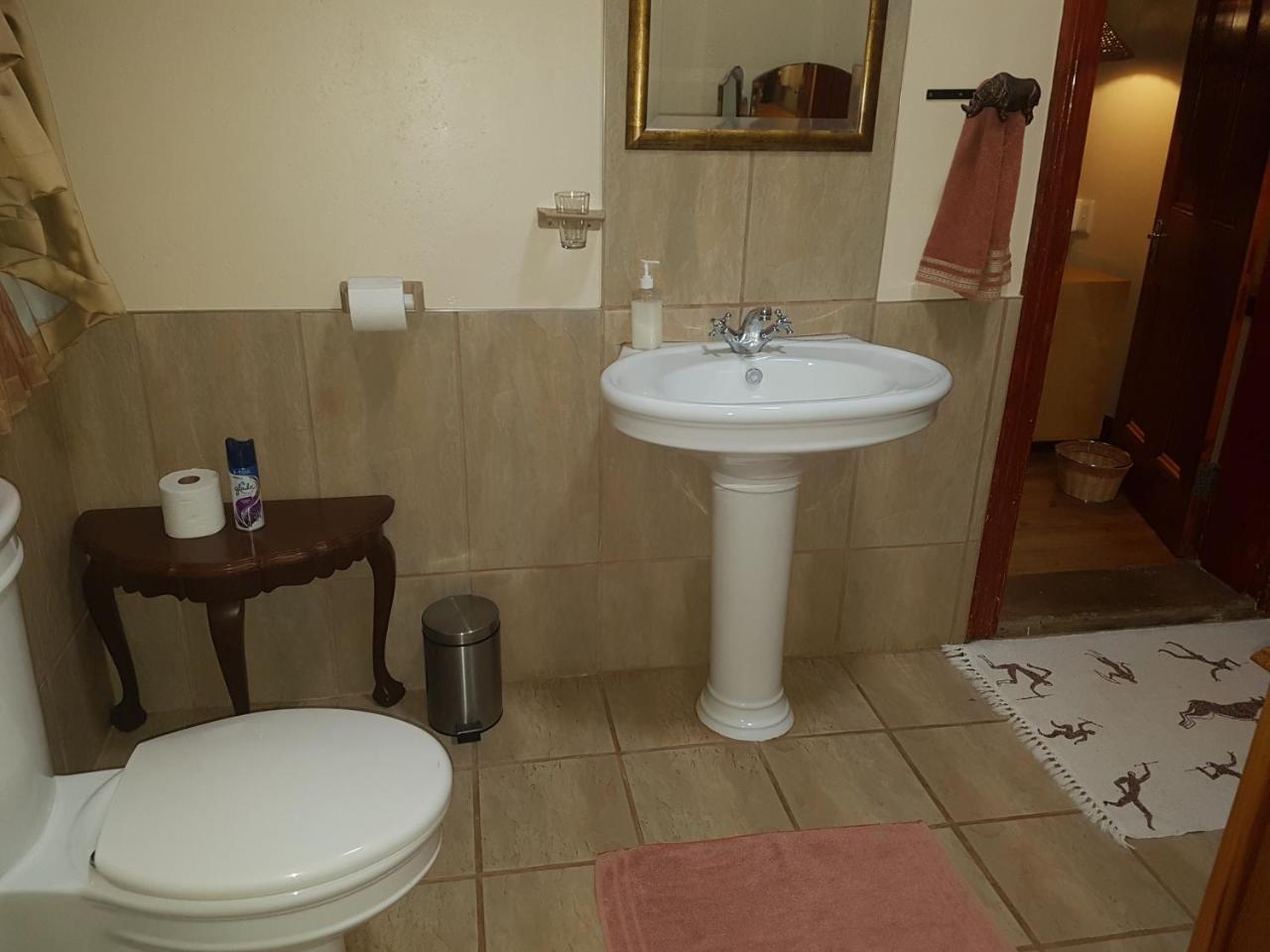 Steytlerville Villa Guest House Room photo