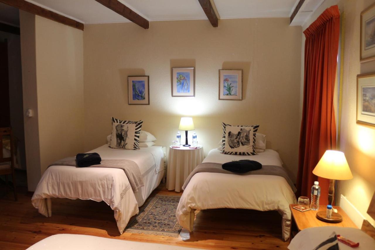 Steytlerville Villa Guest House Exterior photo