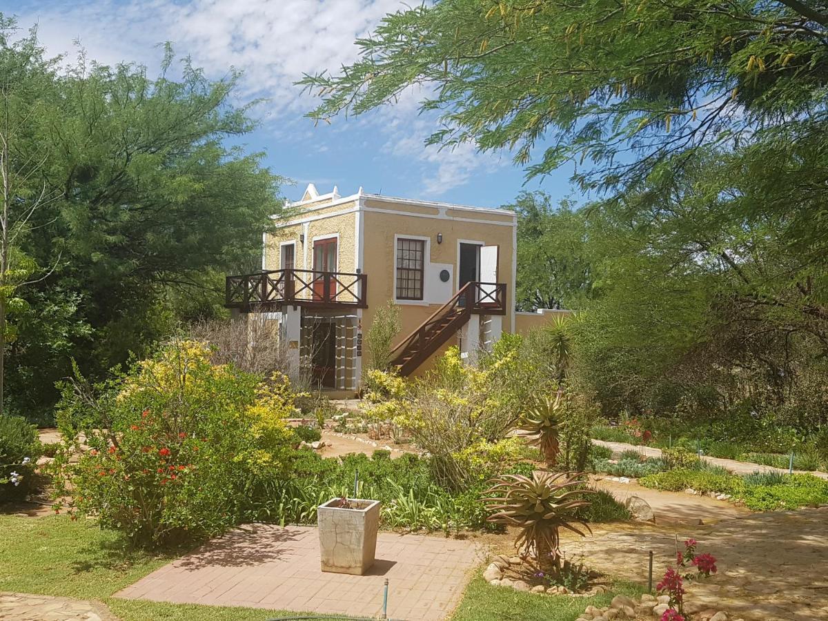 Steytlerville Villa Guest House Exterior photo
